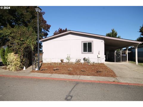 A home in Newberg