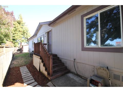 A home in Newberg