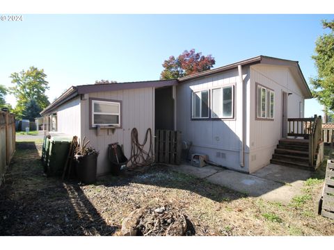 A home in Newberg