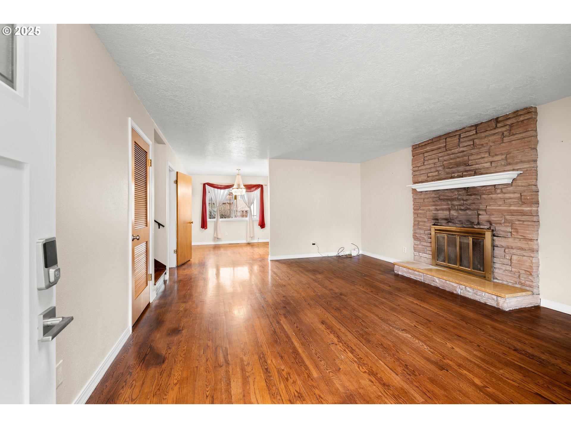 17705 NE MULTNOMAH DR