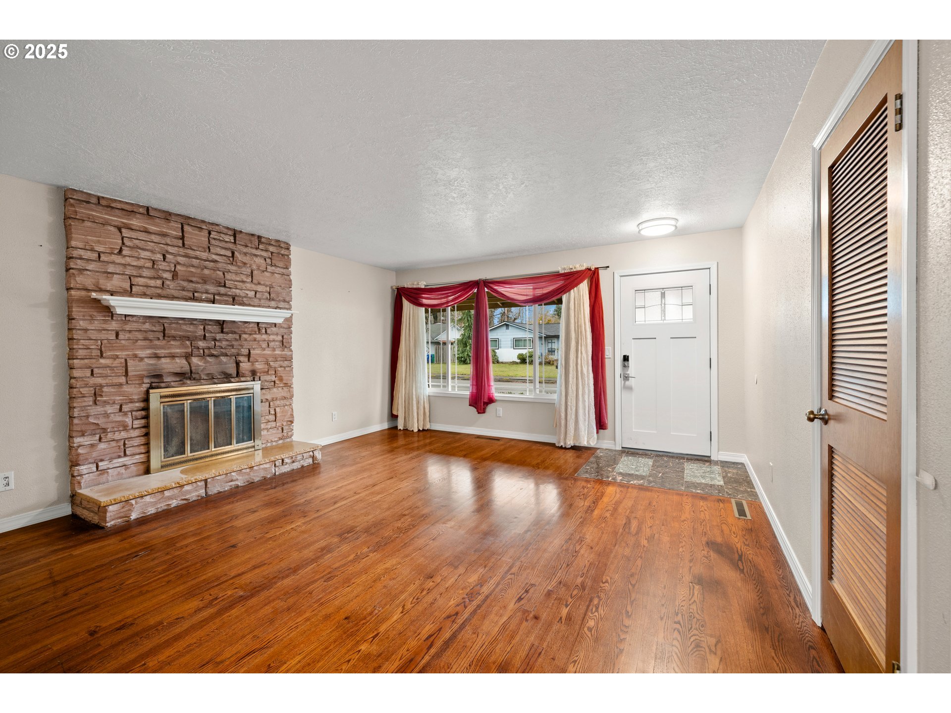 17705 NE MULTNOMAH DR