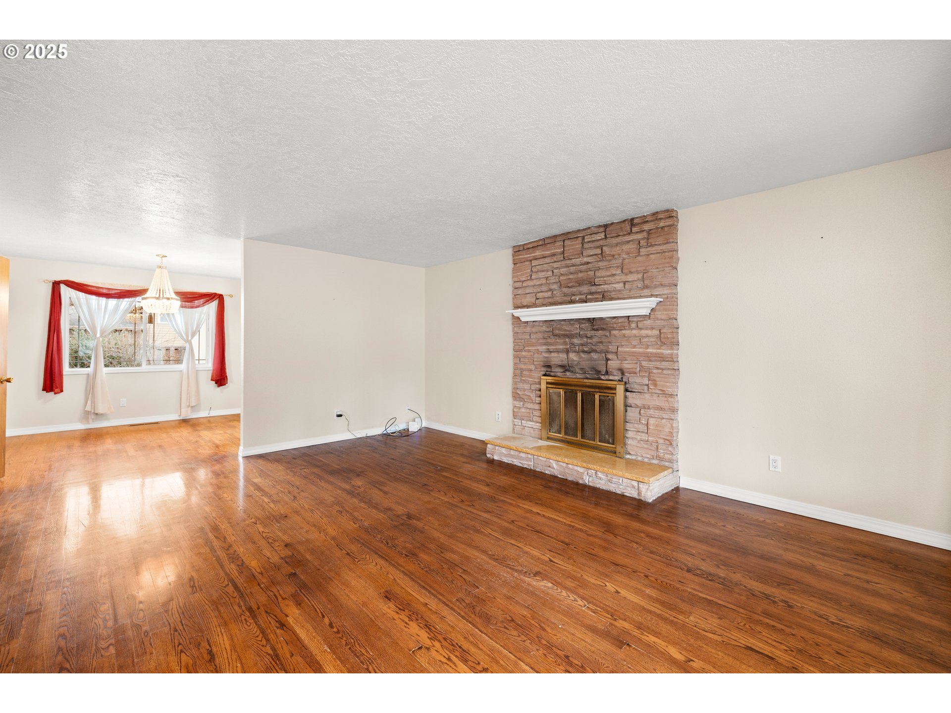 17705 NE MULTNOMAH DR