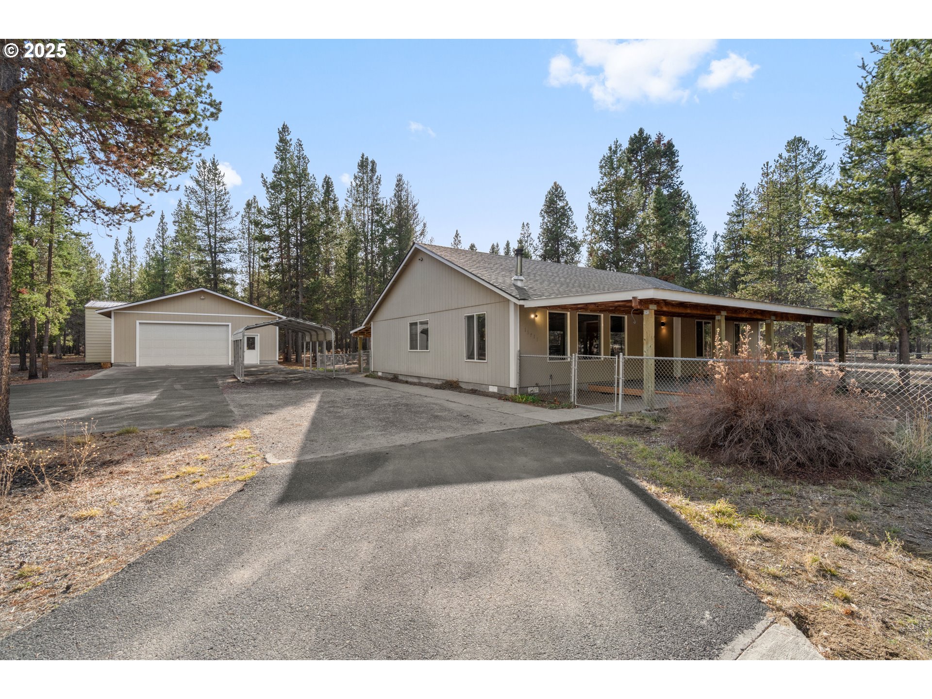 Photo 1 of 32 — 15711 DEEDON LN, La Pine, OR 97739