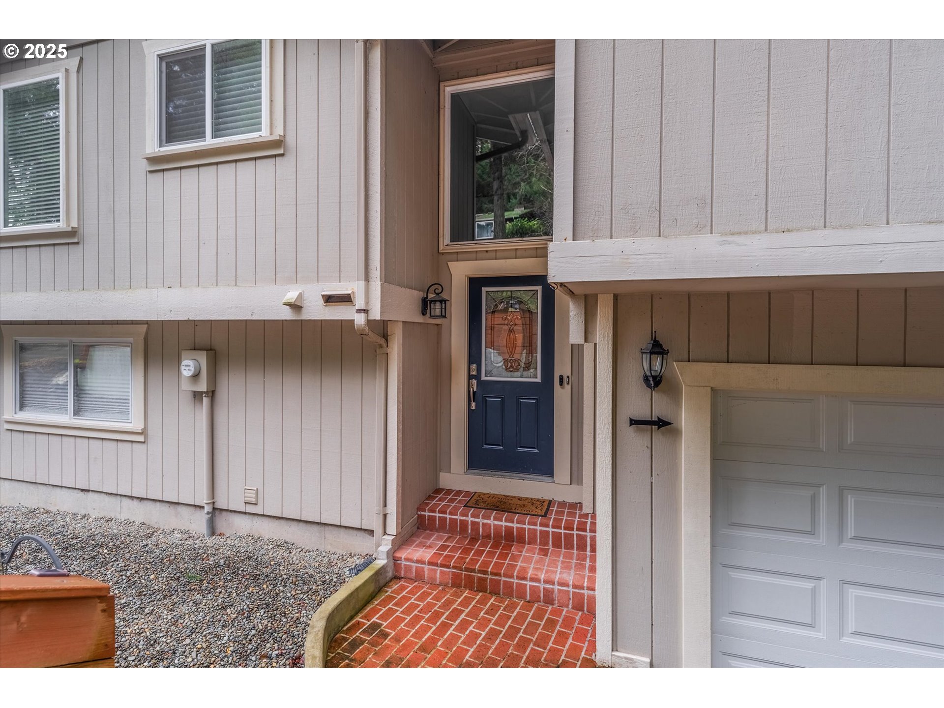 2683 MAPLEWOOD DR