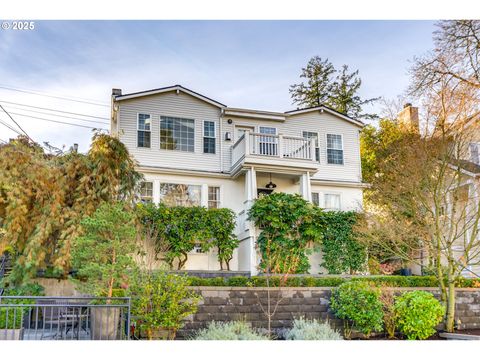 1696 SW MONTGOMERY DR Portland OR 97201