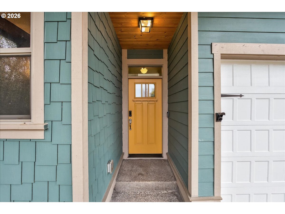 561 N DECLARATION DR