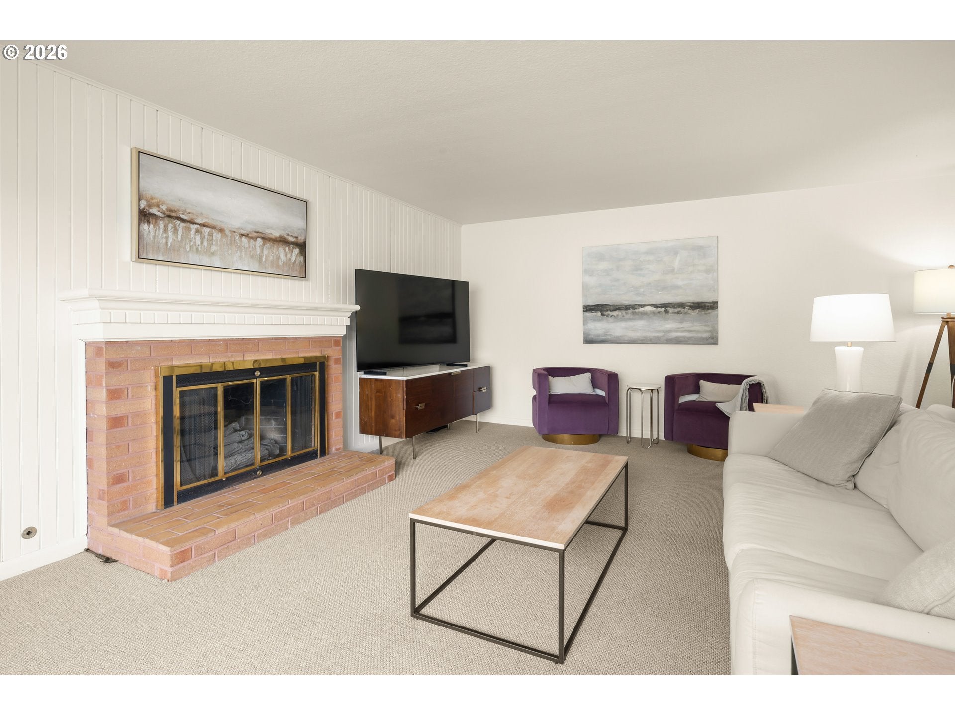 1090 E 28th AVE