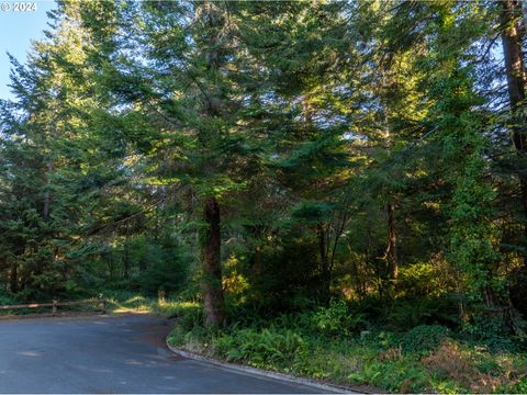 9th ST NE 7-10 Bandon OR 97411