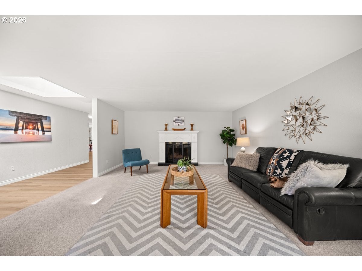 2815 NW EASTWAY CT