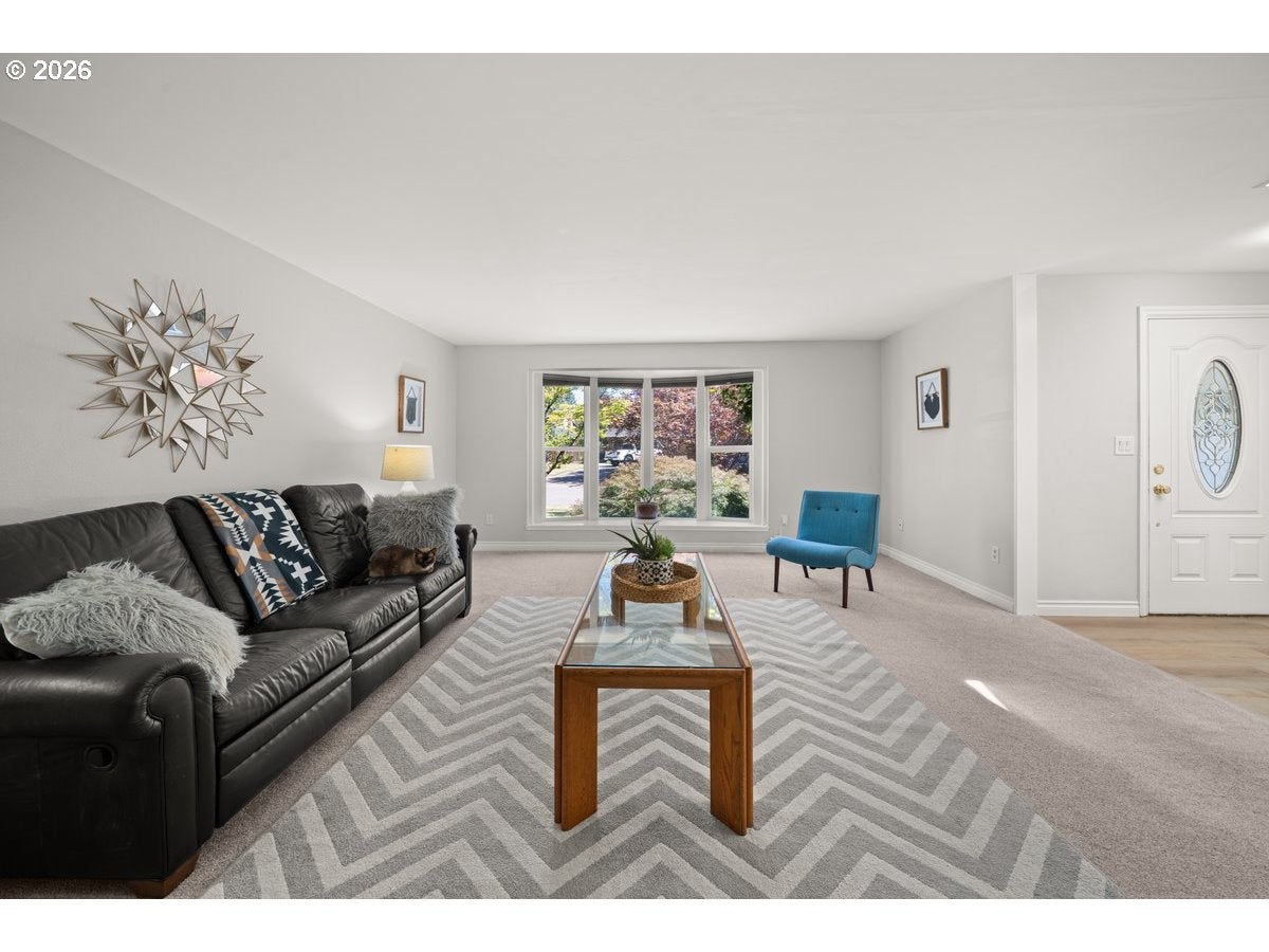 2815 NW EASTWAY CT