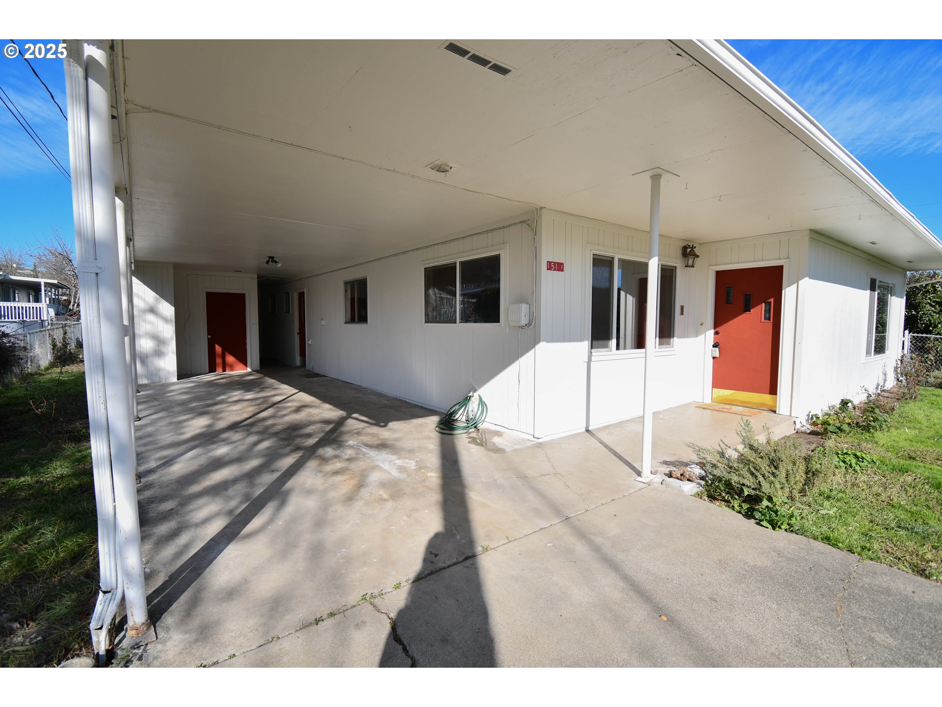 151 NW SHERRY ST