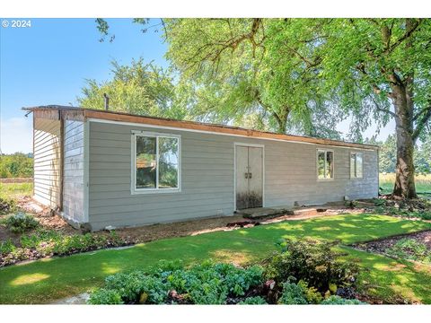 A home in Scappoose