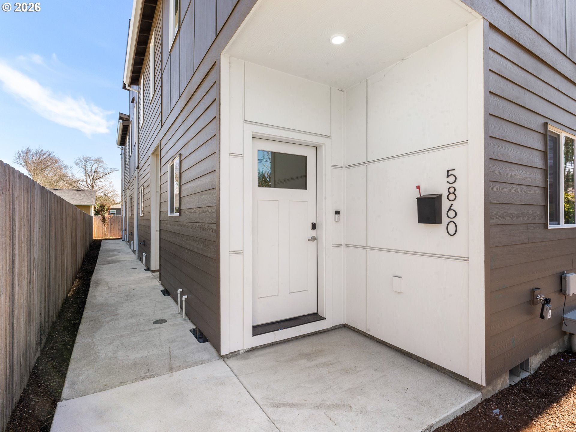 5860 N MISSOURI AVE #1