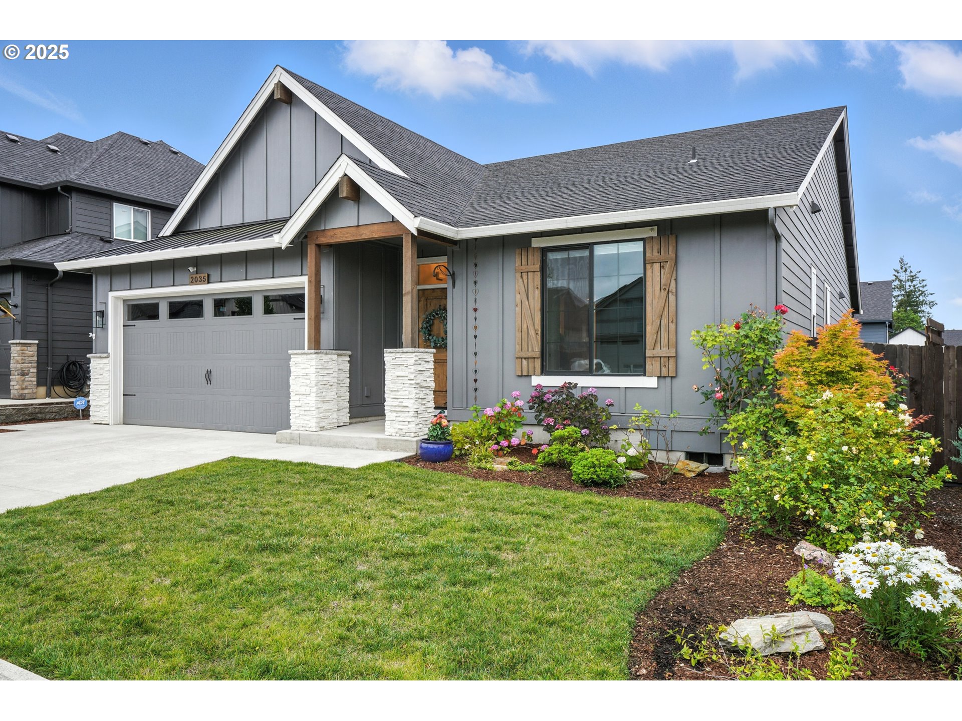 2035 N 3RD WAY