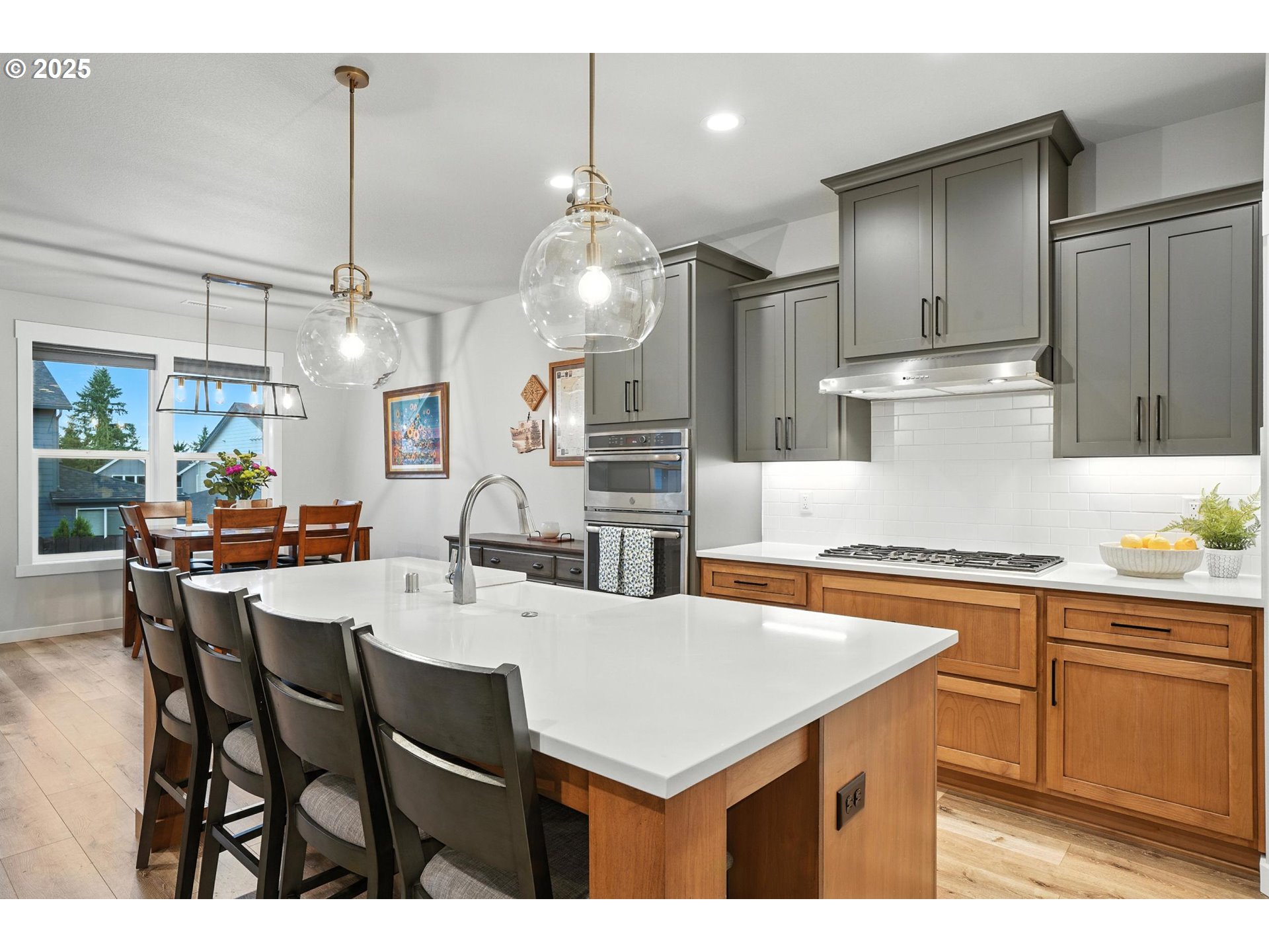 2035 N 3RD WAY