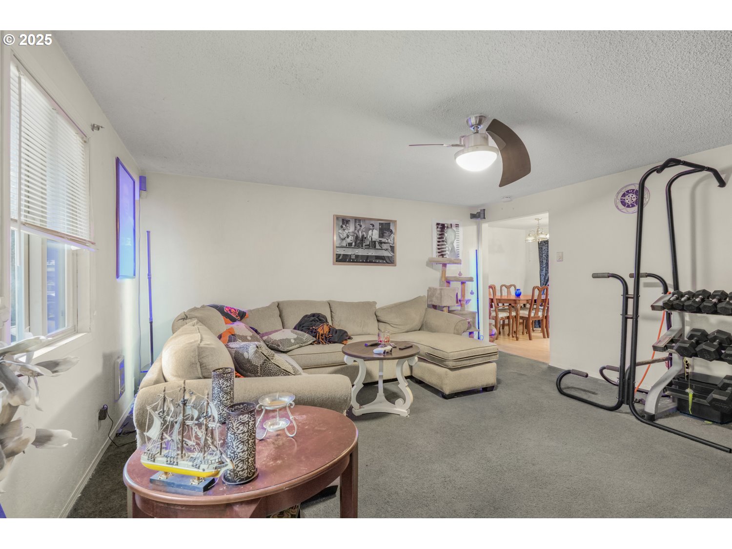 664 THOMPSON AVE