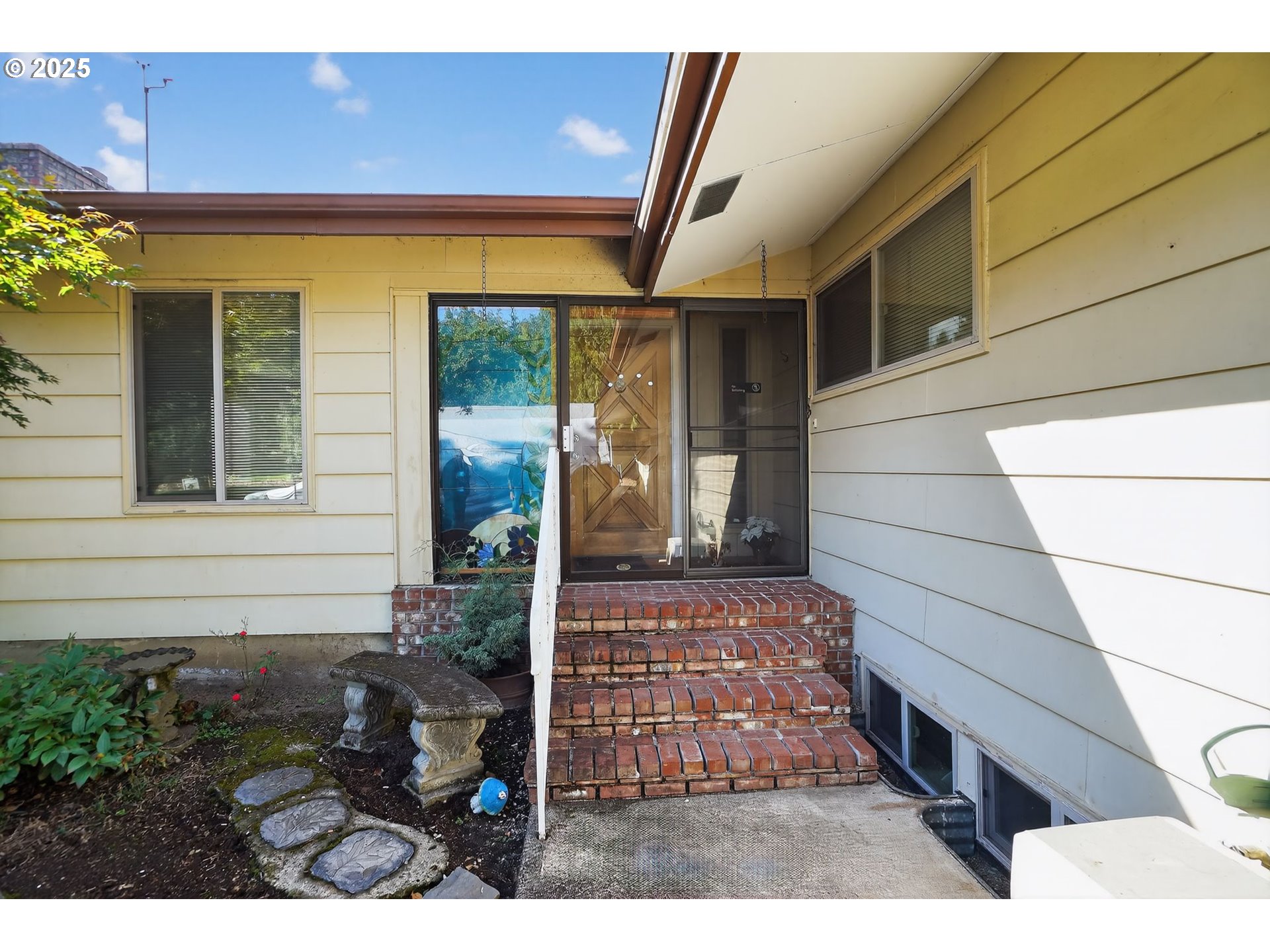 9479 SE HILLCREST RD