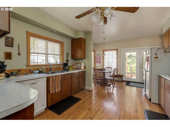 West Linn, Oregon 97068, United States, 3 Bedrooms Bedrooms, ,2 BathroomsBathrooms,Residential,Active,146229