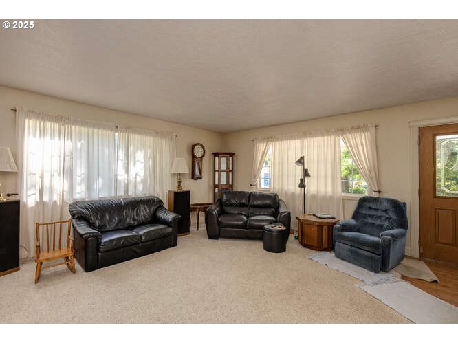 West Linn, Oregon 97068, United States, 3 Bedrooms Bedrooms, ,2 BathroomsBathrooms,Residential,Active,146229