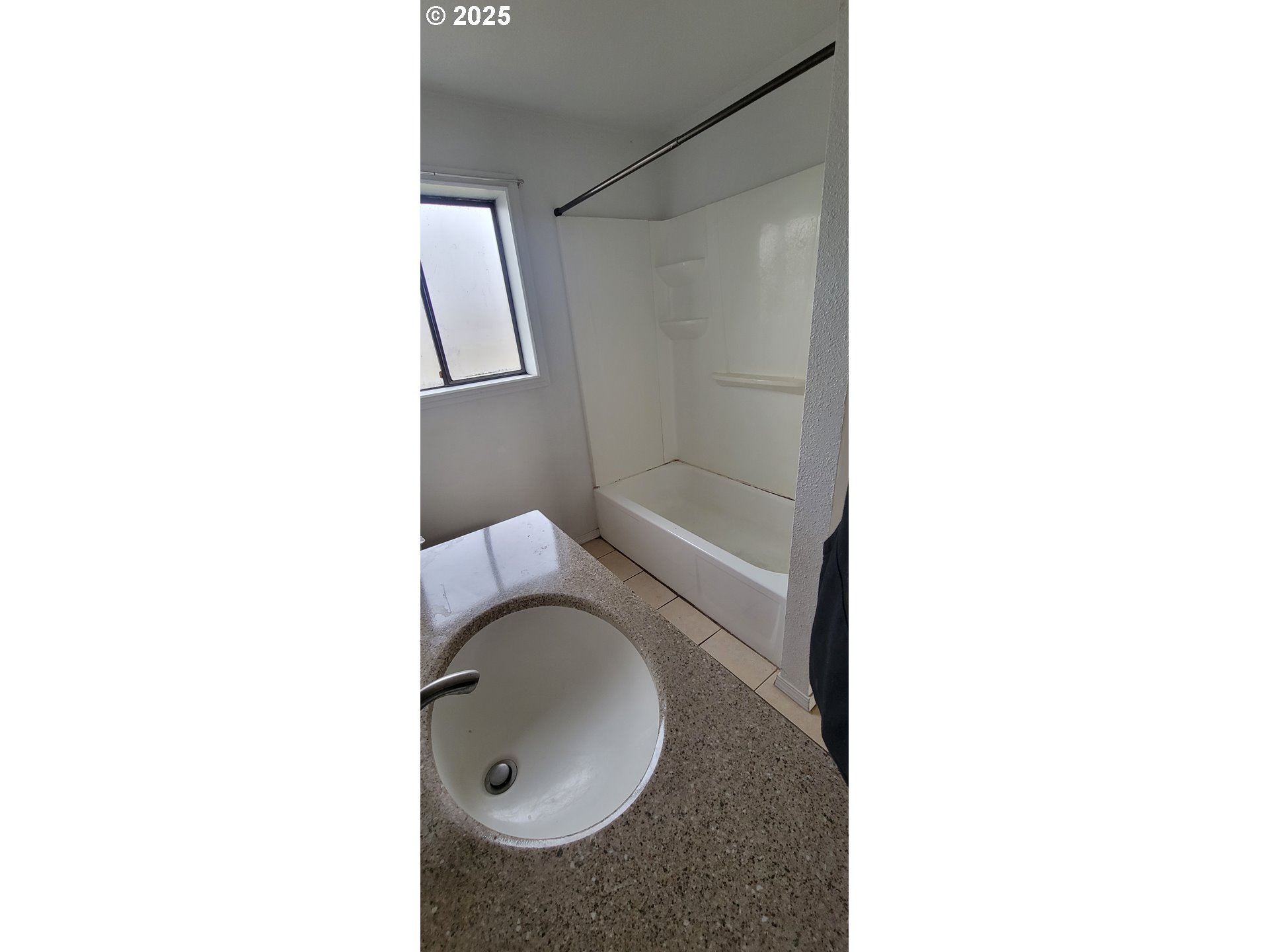 704 SW WILSON LN