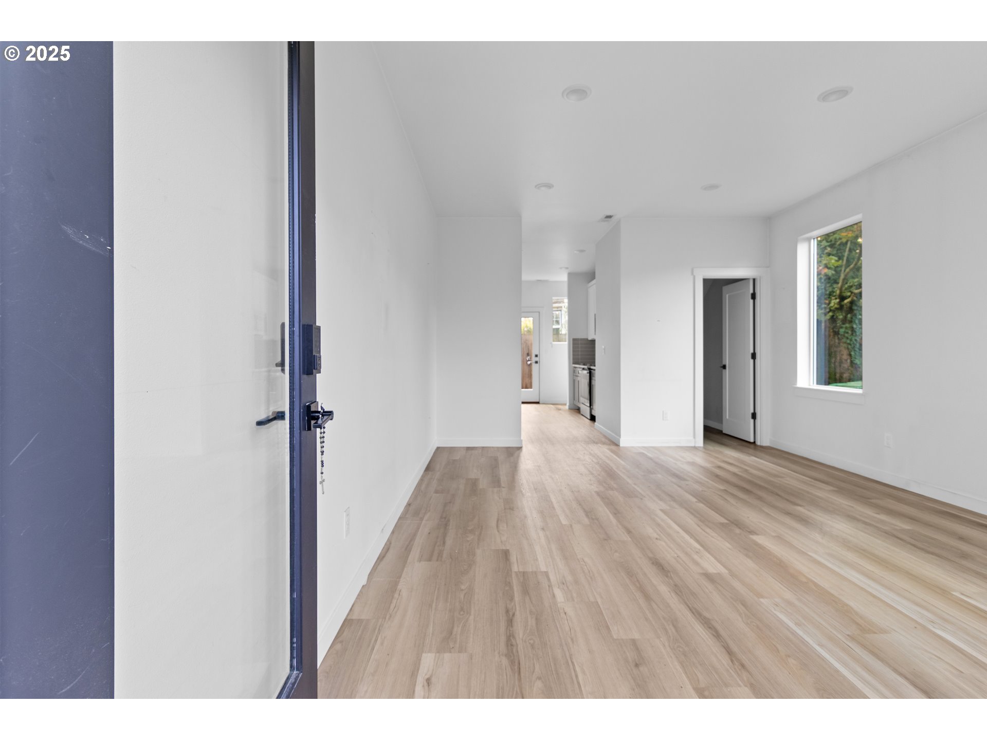 4851 NE Cully BLVD 6