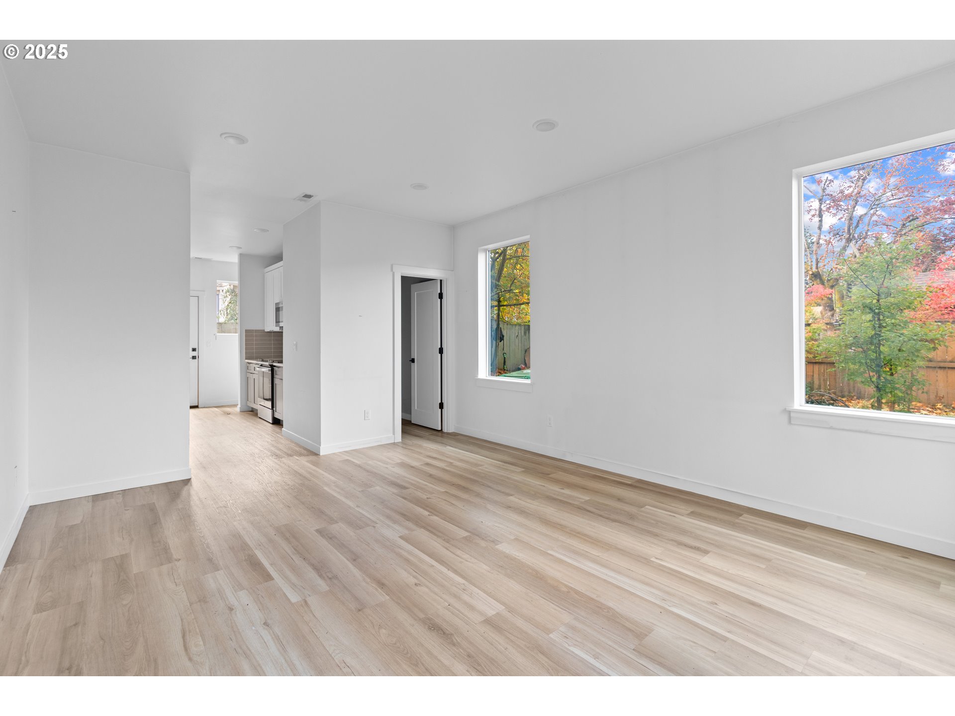 4851 NE Cully BLVD 6