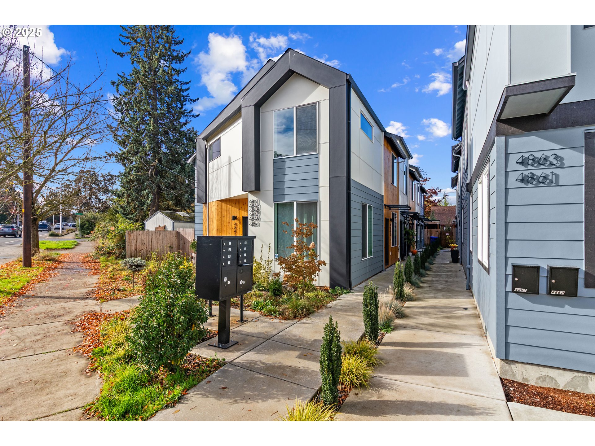 4851 NE Cully BLVD 6