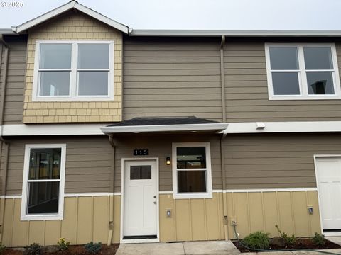 115 E JERSEY ST Gladstone OR 97027