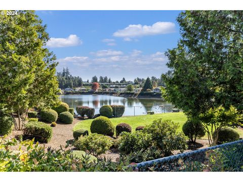 A home in Milwaukie