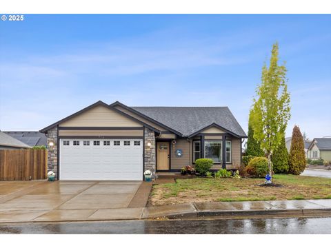 723 N 7TH ST Carlton OR 97111