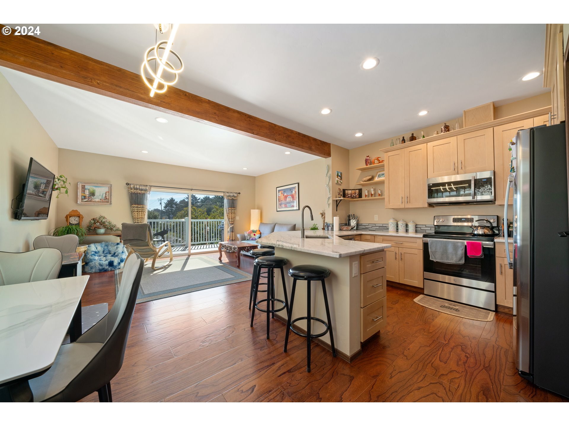 Rockaway Beach, Oregon 97136, United States, 6 Bedrooms Bedrooms, ,6 BathroomsBathrooms,Residential,Active,25928