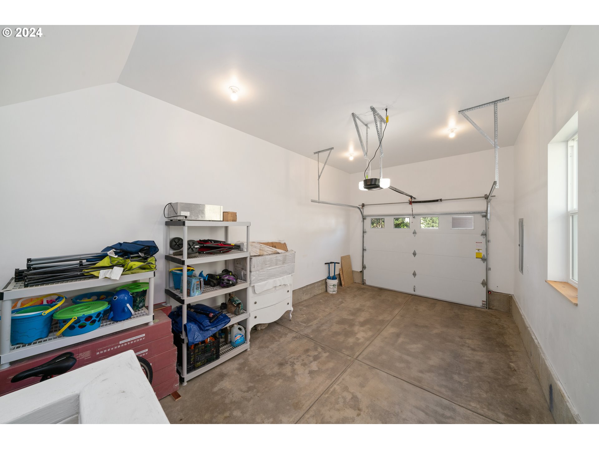 Rockaway Beach, Oregon 97136, United States, 6 Bedrooms Bedrooms, ,6 BathroomsBathrooms,Residential,Active,25928