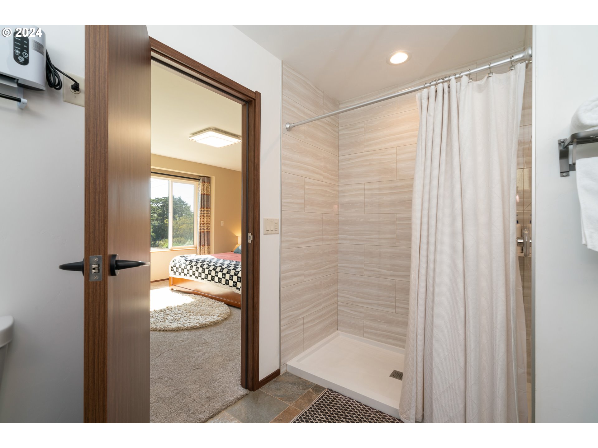 Rockaway Beach, Oregon 97136, United States, 6 Bedrooms Bedrooms, ,6 BathroomsBathrooms,Residential,Active,25928