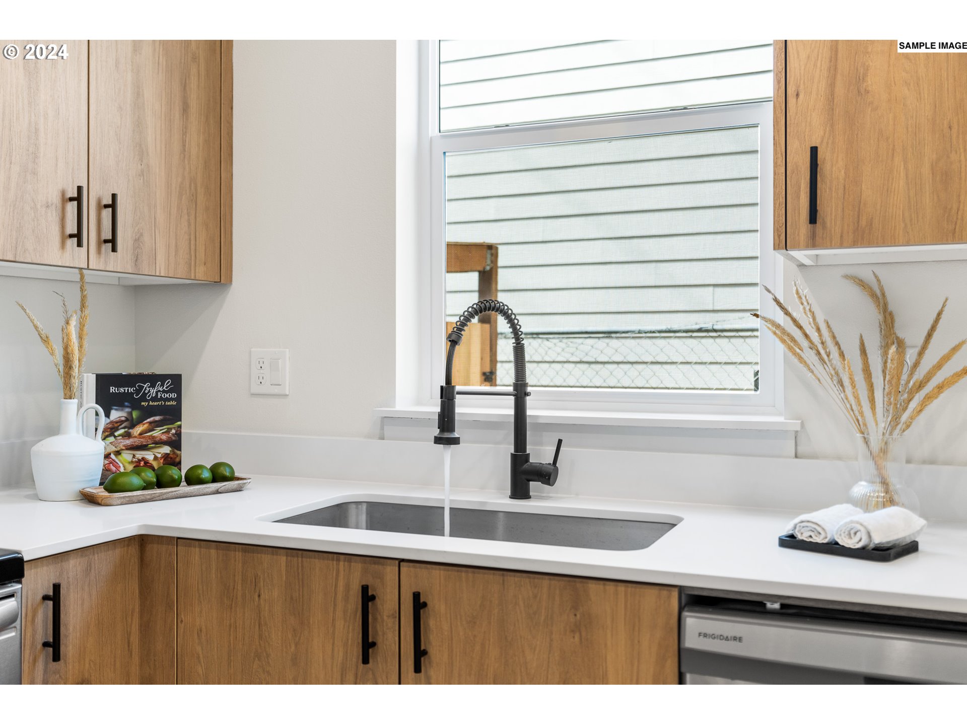 6673 N Fessenden ST 3