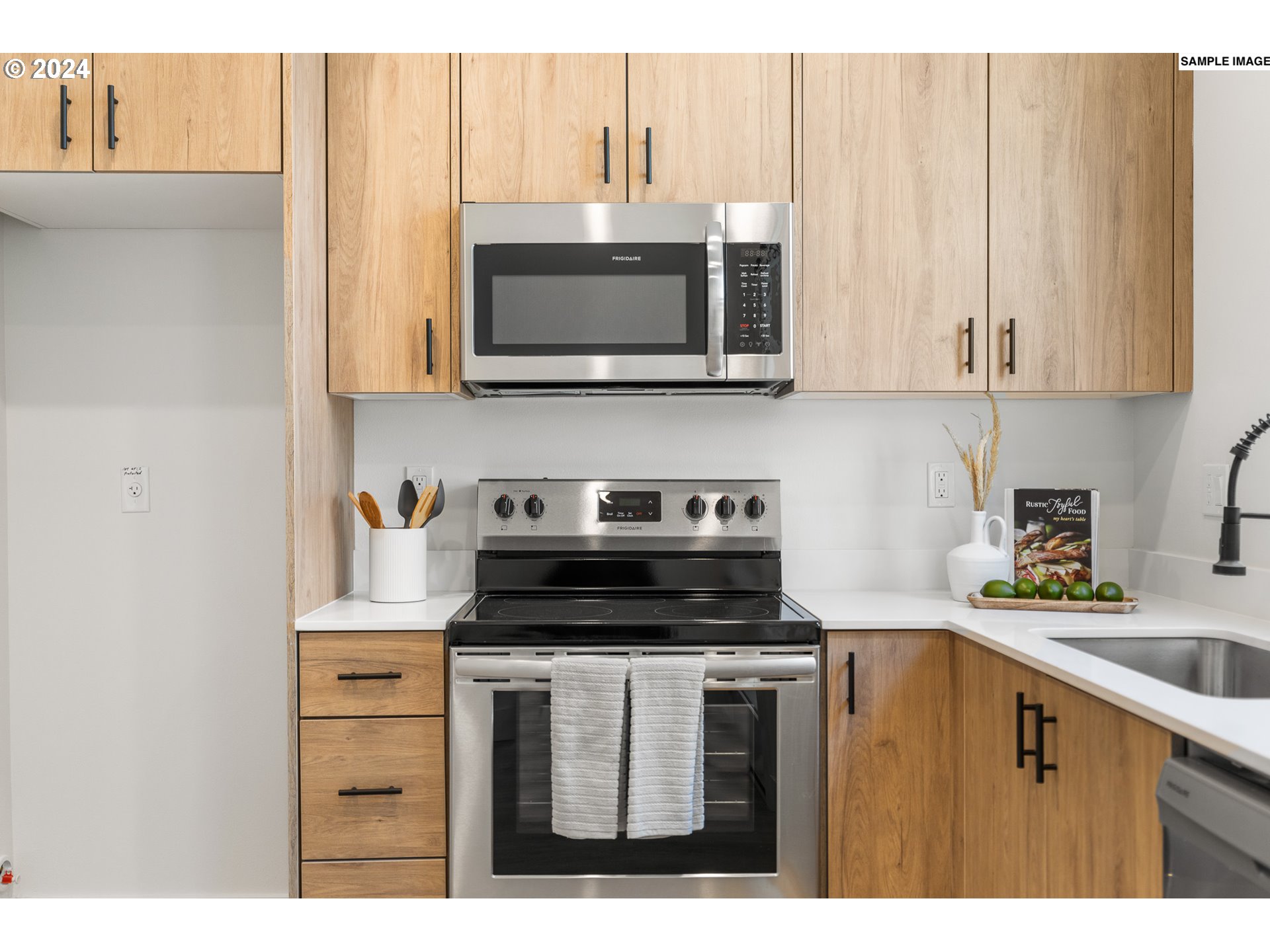 6673 N Fessenden ST 3