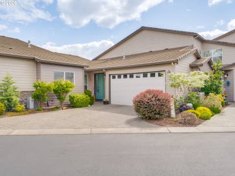 Photo of 1336 NW Oakmont Ct, McMinnville, OR 97128 (MLS # 690164045)