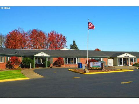 A home in Woodburn