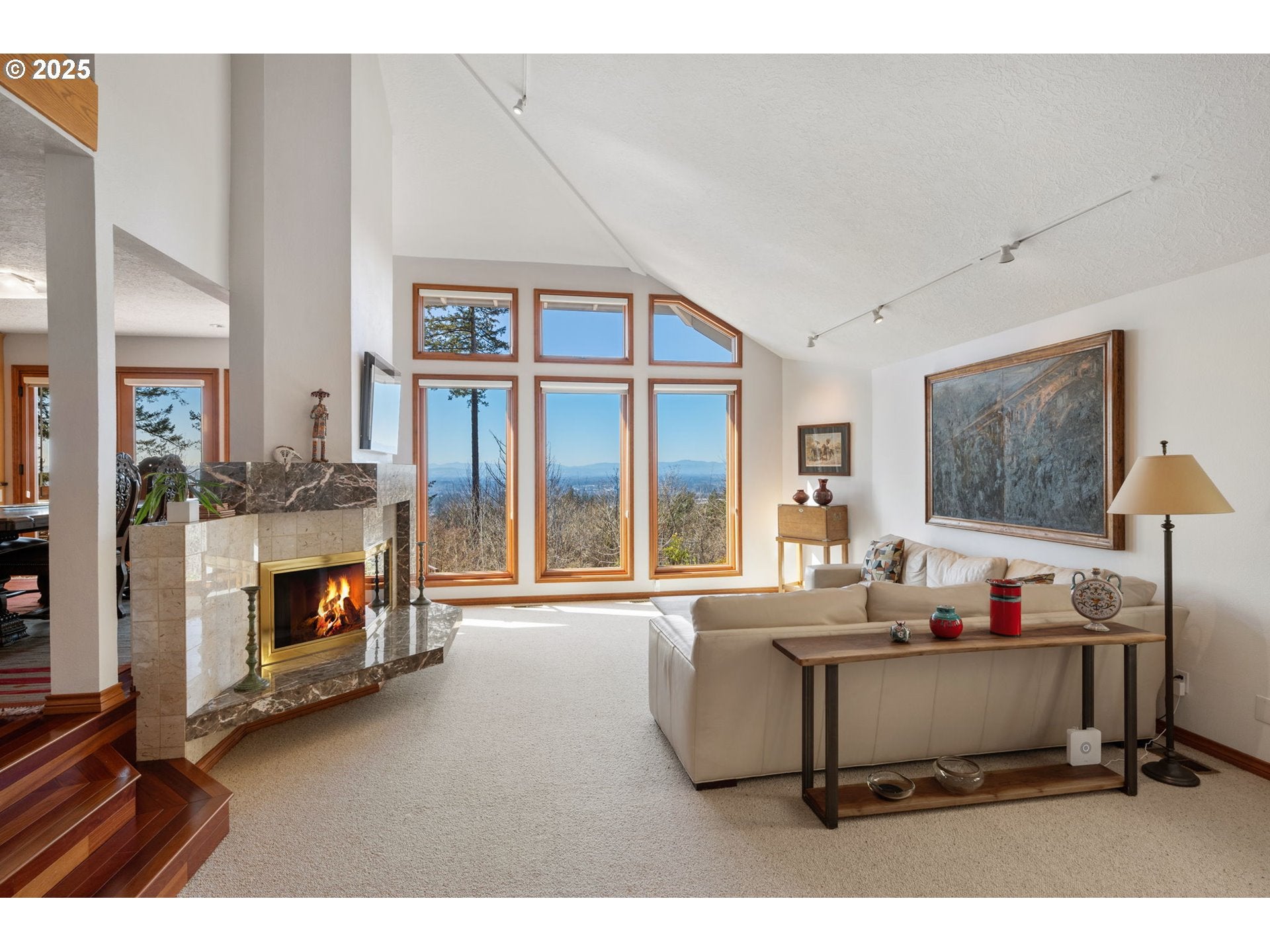 1001 SW SUMMIT VIEW DR