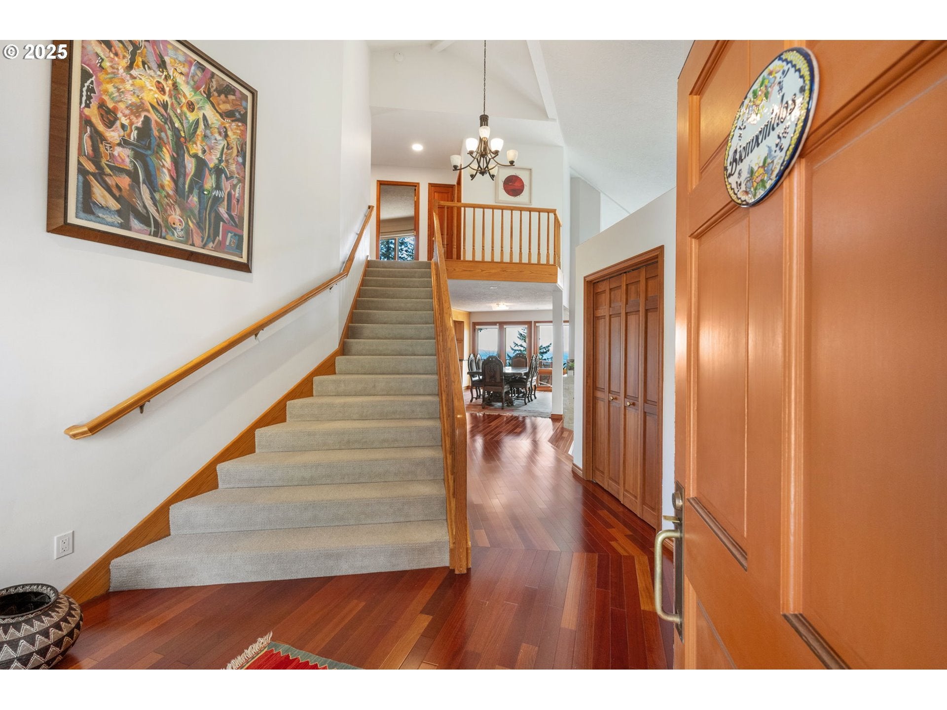1001 SW SUMMIT VIEW DR
