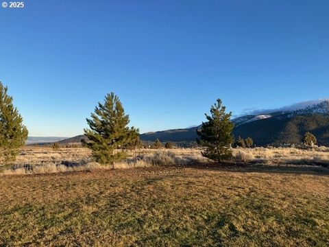 A home in John Day