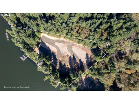 71350 Sunny Cove RD Lakeside OR 97449