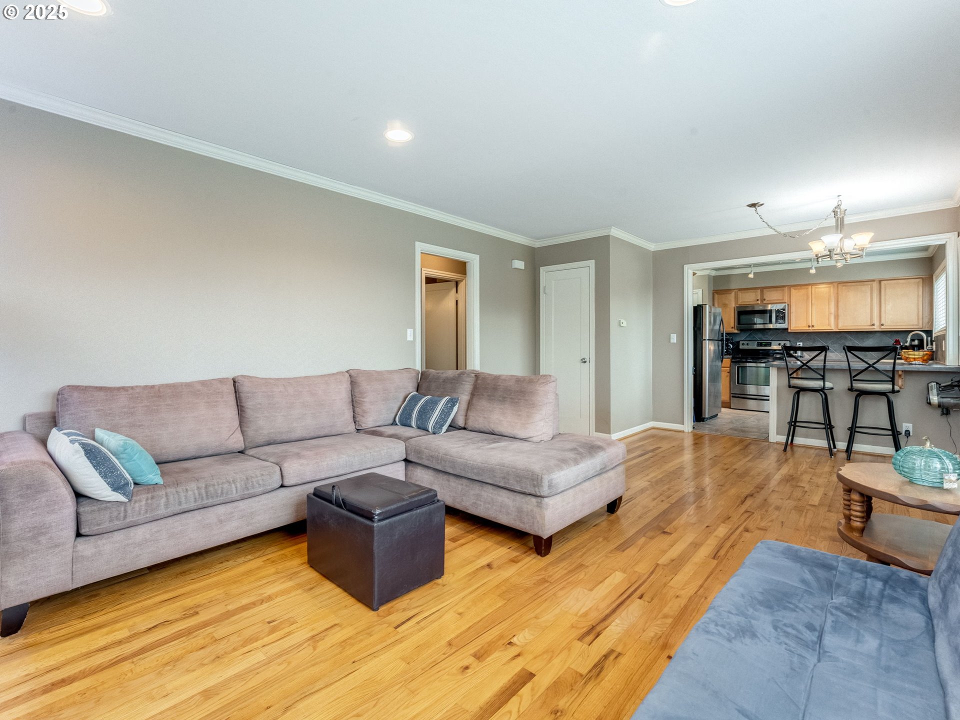 Portland, Oregon 97266, United States, 2 Bedrooms Bedrooms, ,1 BathroomBathrooms,Residential,Pending,79816