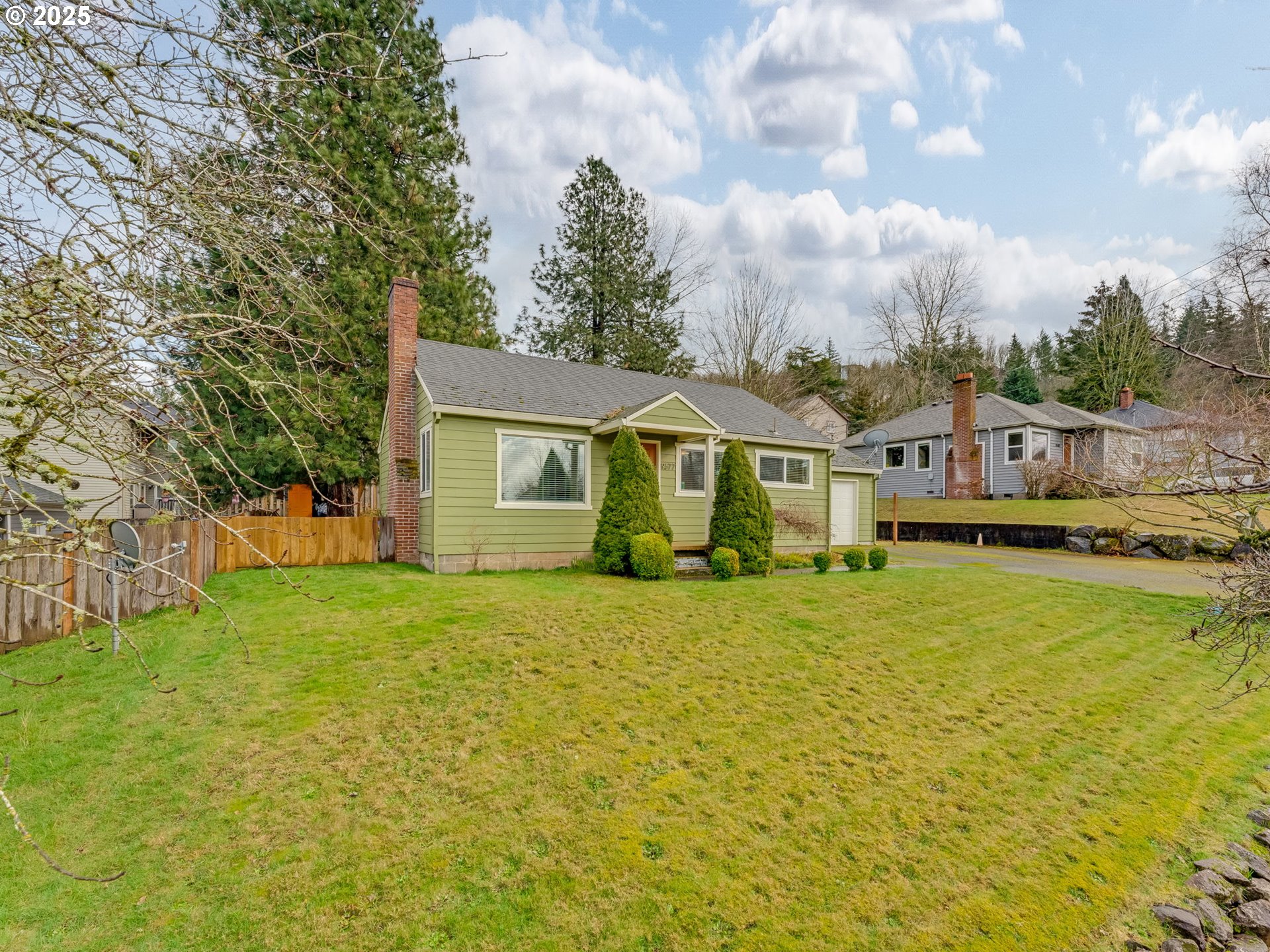 Portland, Oregon 97266, United States, 2 Bedrooms Bedrooms, ,1 BathroomBathrooms,Residential,Pending,79816