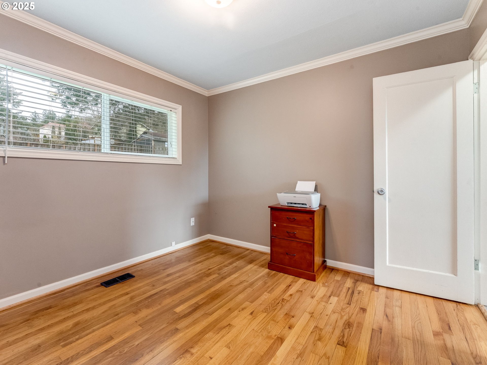 Portland, Oregon 97266, United States, 2 Bedrooms Bedrooms, ,1 BathroomBathrooms,Residential,Pending,79816