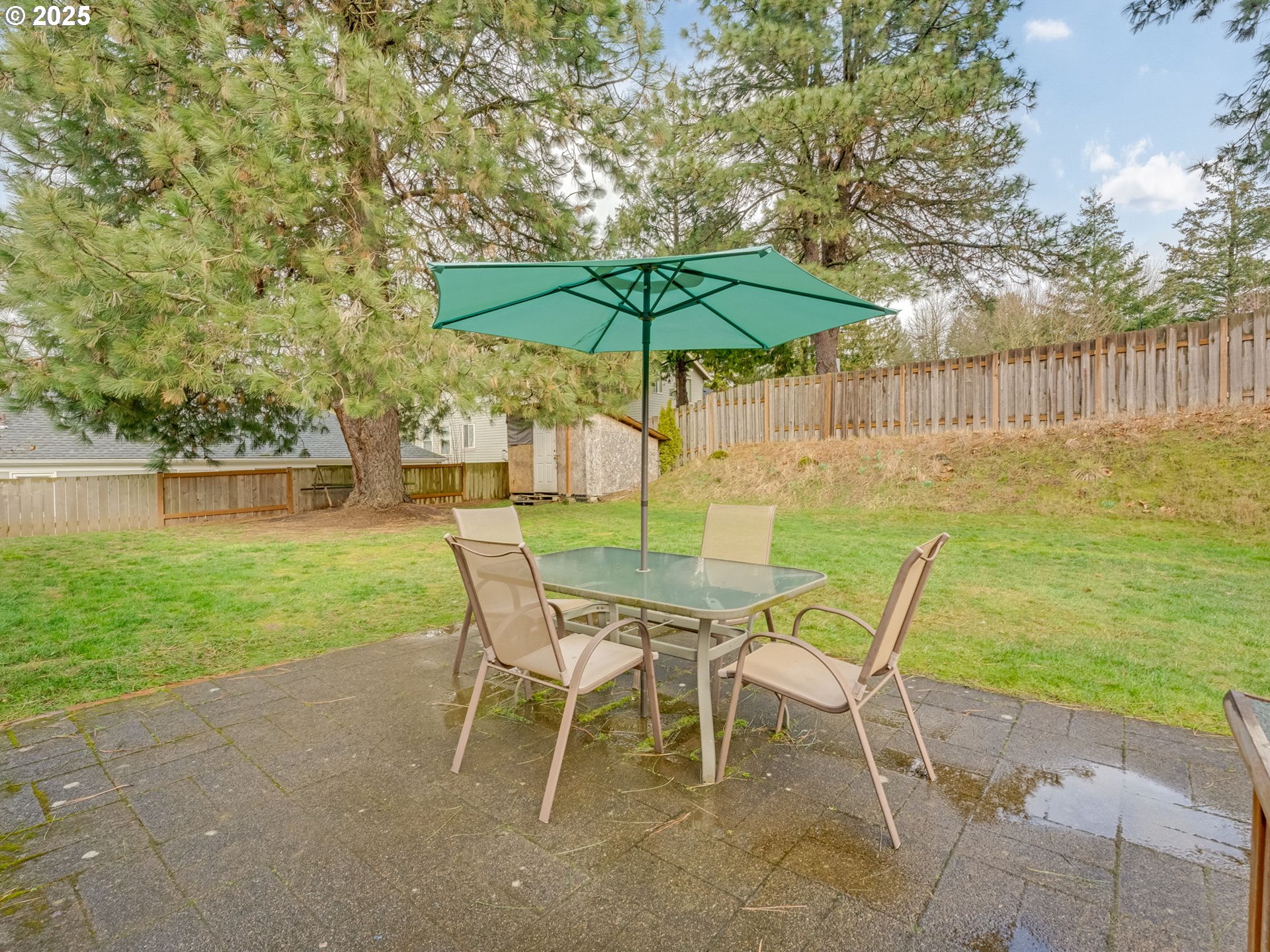 Portland, Oregon 97266, United States, 2 Bedrooms Bedrooms, ,1 BathroomBathrooms,Residential,Pending,79816