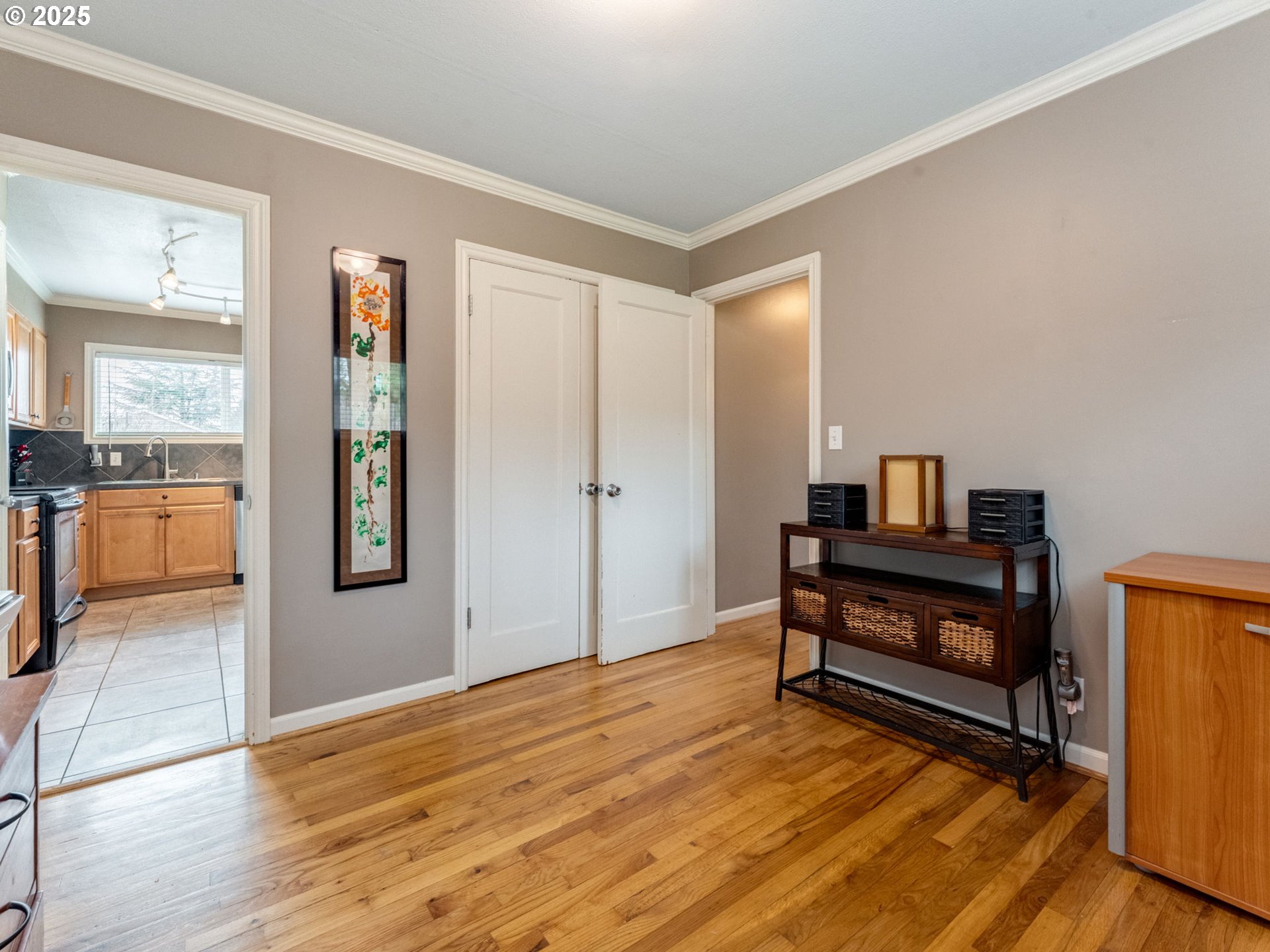 Portland, Oregon 97266, United States, 2 Bedrooms Bedrooms, ,1 BathroomBathrooms,Residential,Pending,79816