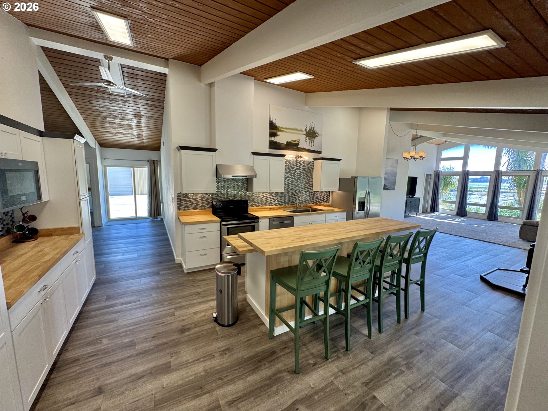 94475 Golf Course LN