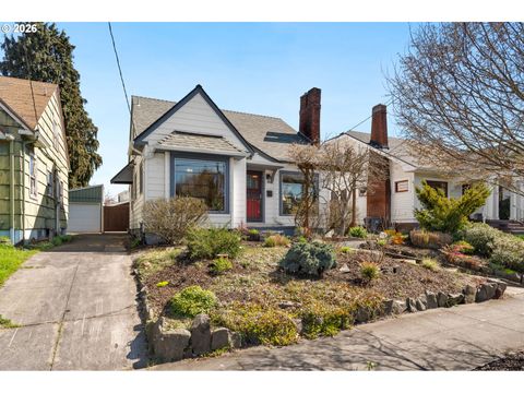 7024 N ALBINA AVE N Portland OR 97217