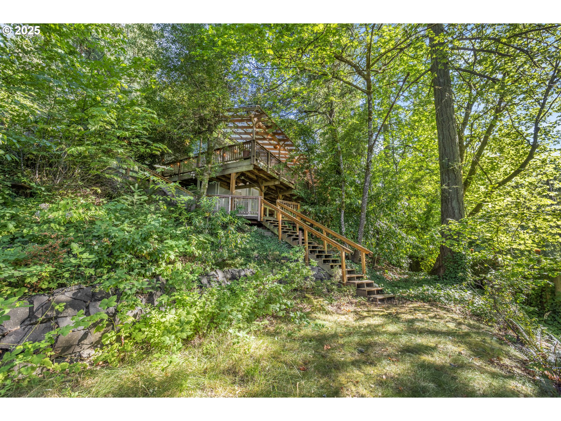 3160 WHITTEN DR