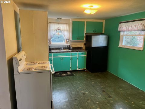 Tiny photo for 335 Holbrook Ln, Creswell, OR 97426 (MLS # 792344379)